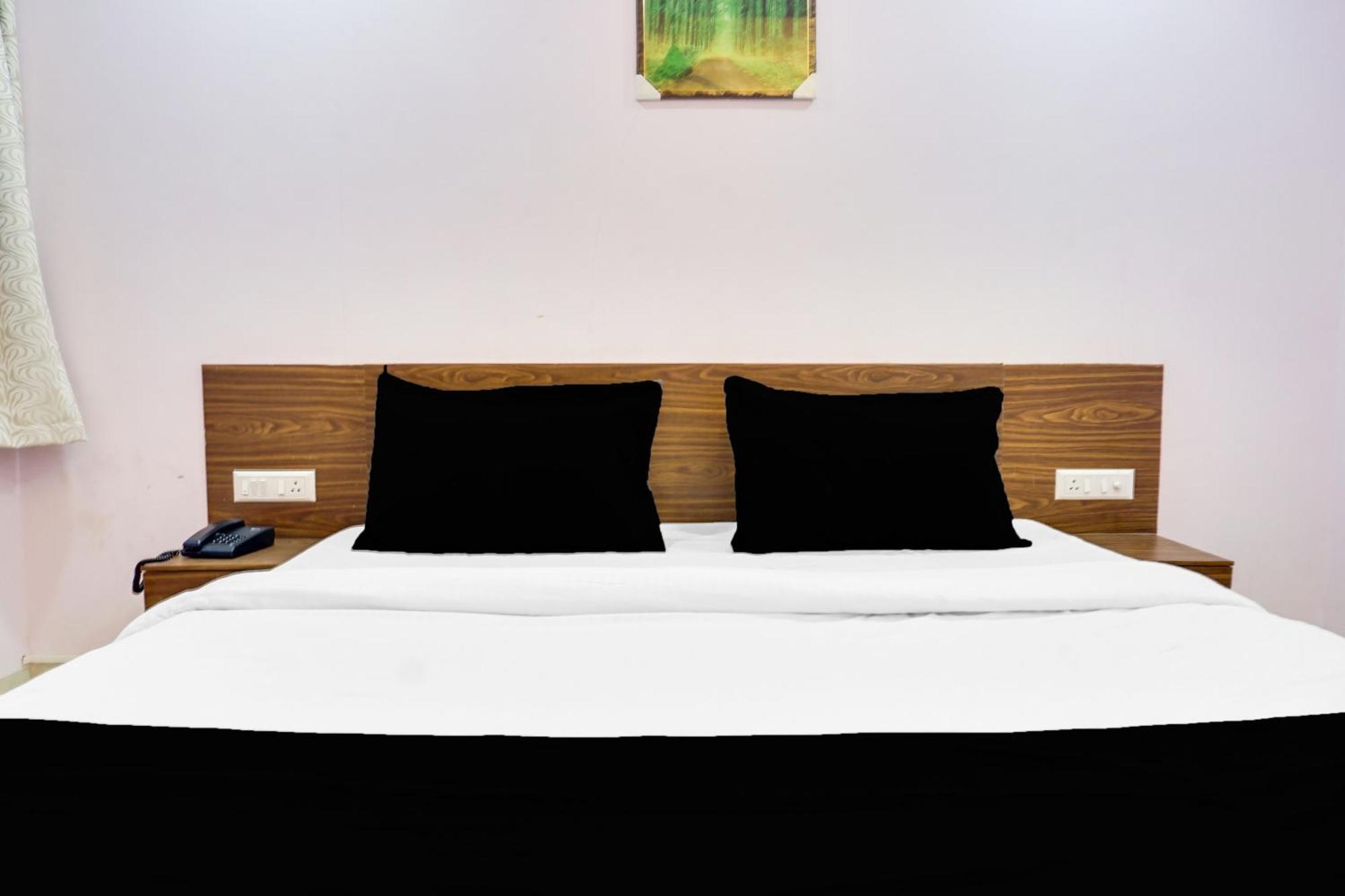 פונה Super Collection O Chandan Nagar Kharadi Formerly Kharadi Inn מראה חיצוני תמונה