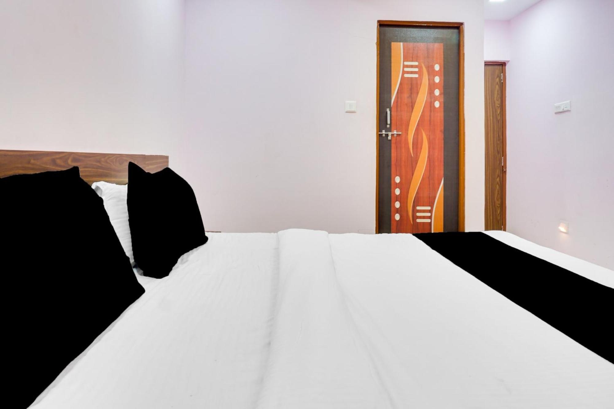 פונה Super Collection O Chandan Nagar Kharadi Formerly Kharadi Inn מראה חיצוני תמונה