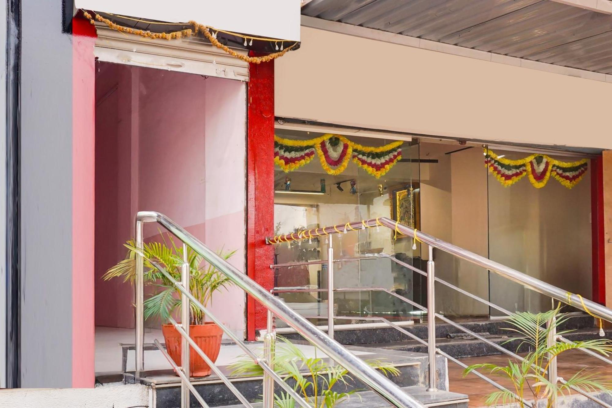 פונה Super Collection O Chandan Nagar Kharadi Formerly Kharadi Inn מראה חיצוני תמונה