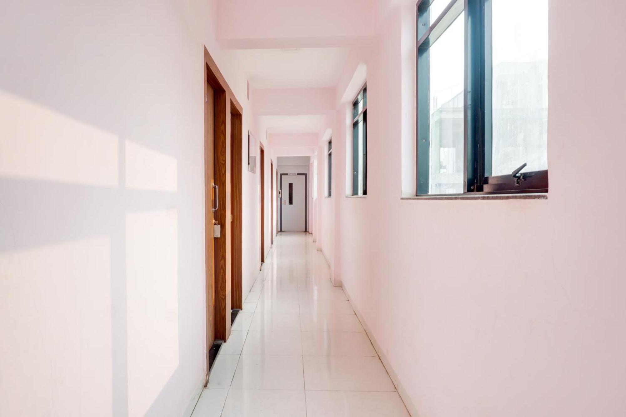 פונה Super Collection O Chandan Nagar Kharadi Formerly Kharadi Inn מראה חיצוני תמונה