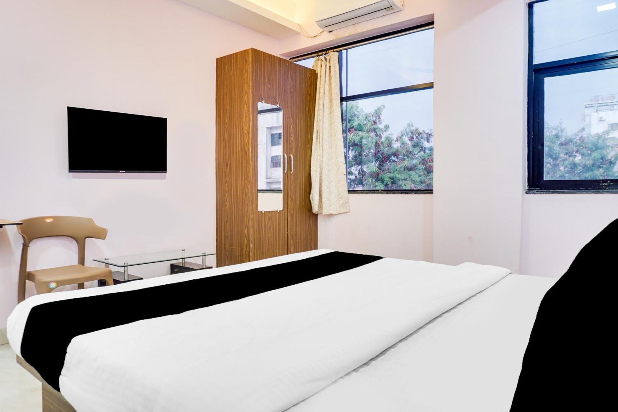 פונה Super Collection O Chandan Nagar Kharadi Formerly Kharadi Inn מראה חיצוני תמונה